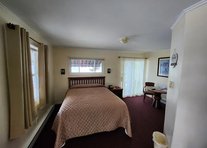 Lake View Motel